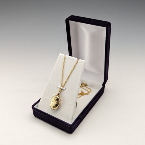 1987 British Vintage 9ct Gold Oval Locket Pendant Necklace